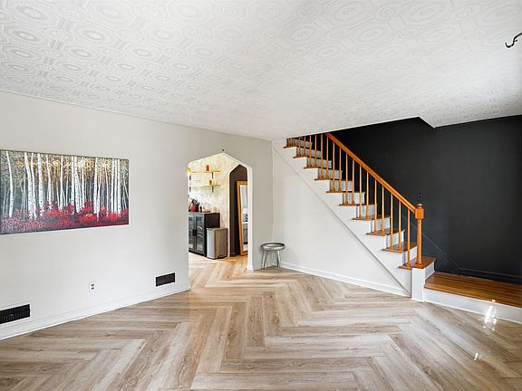 3rd image of 74 Starmond Ave