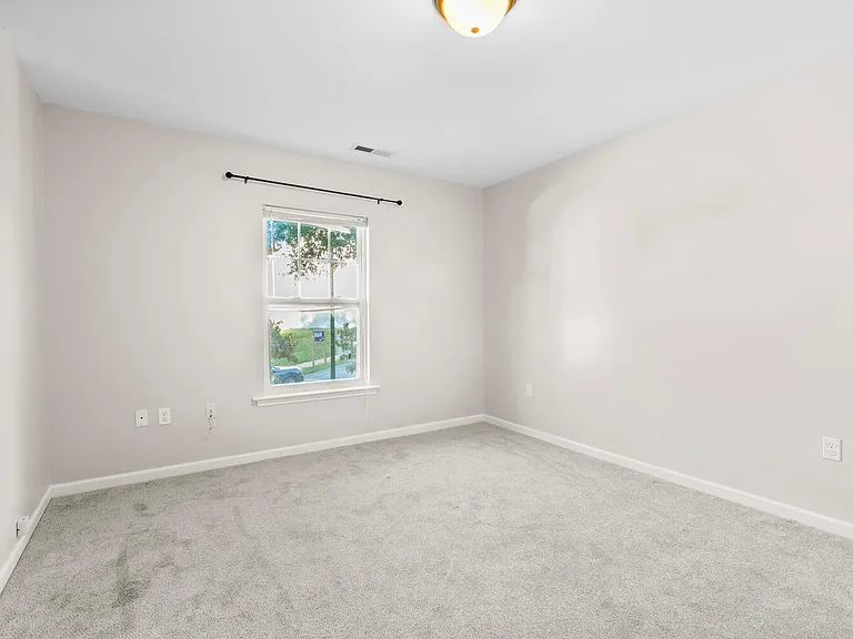 55 Thea Ln — Photo 22