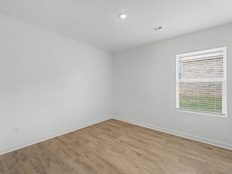 3070 Rosalee Ln — Photo 13