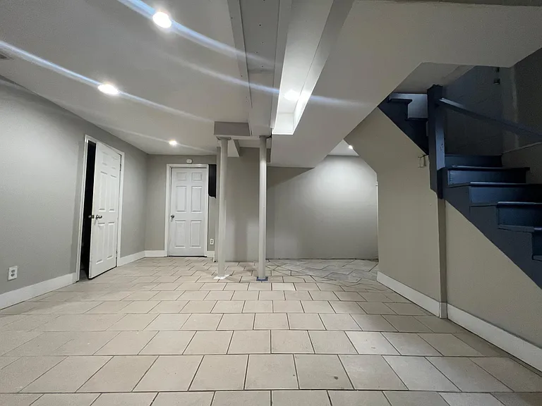 242 W Hazel St #1 — Photo 7