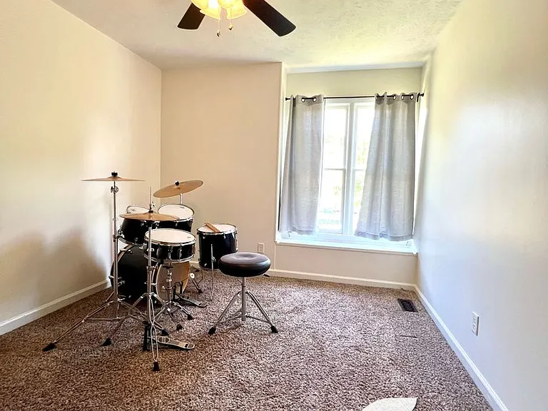 500 Runnymede Ct — Photo 25