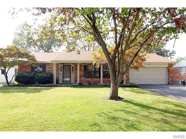 558 Lodge Dr photo 1