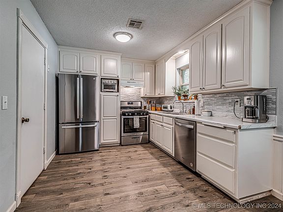 5th image of 28505 E 139th St S