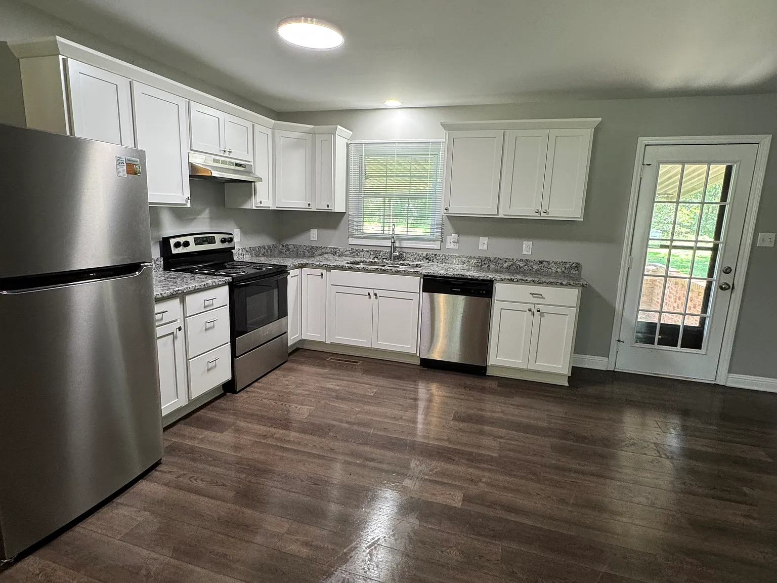 3 bed, 1525 sqft, $1,650 — Photo 2