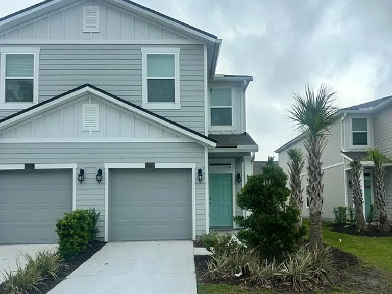 12725 Whelan Ave — Photo 3
