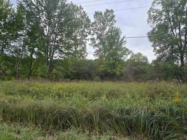676 Richman Rd, Saint Clair, MI 48079