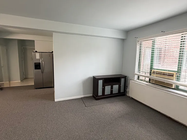 1504 Metropolitan Ave #4A — Photo 1