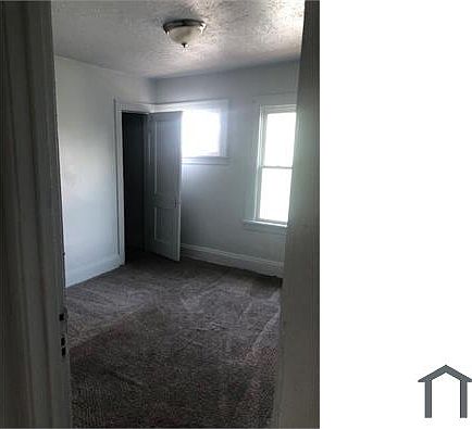 3rd image of 10102 Loretta Ave