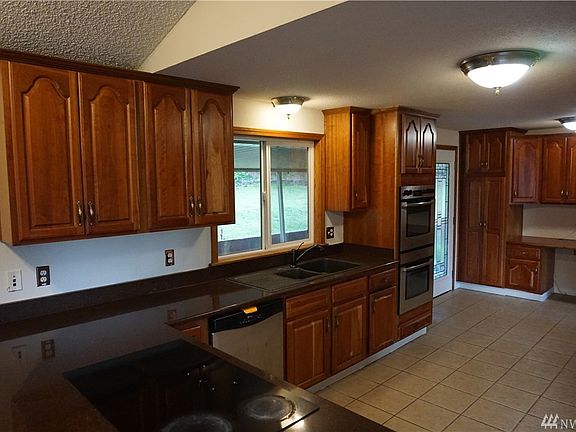 2nd image of 9835 Glacis Dr NE