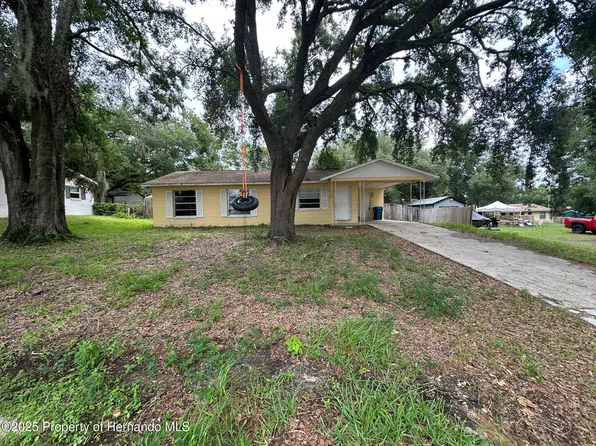 27143 Wakefield Dr, Brooksville, FL 34602