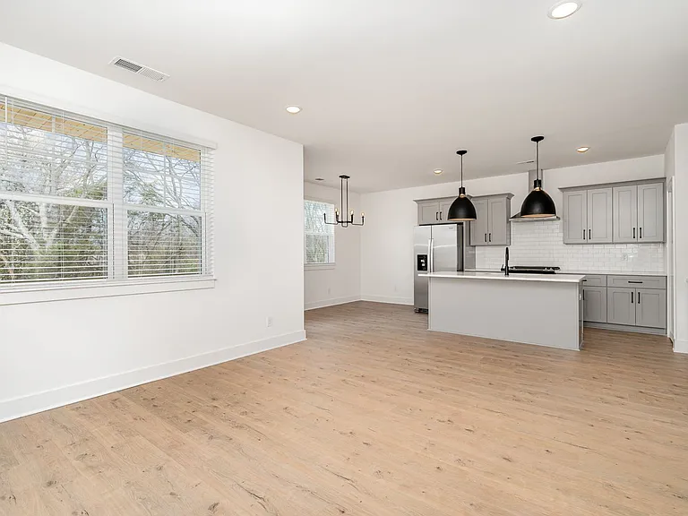 721 Caraway Ln — Photo 3