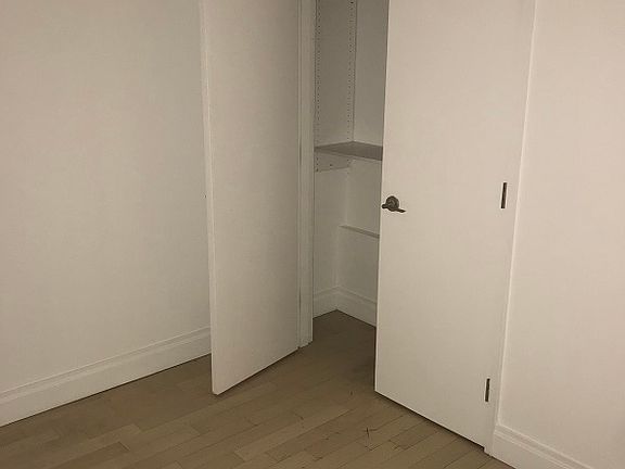 3rd image of 212 E 47th St APT 14J