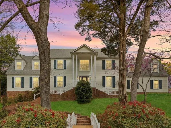 15 W Governor Dr, Newport News, VA 23602