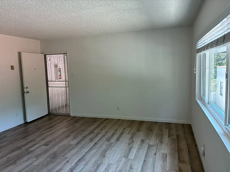1144 Belmont Ave #1146-B — Photo 3