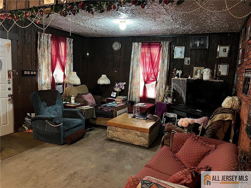 2nd image of 410 Wagner Ave