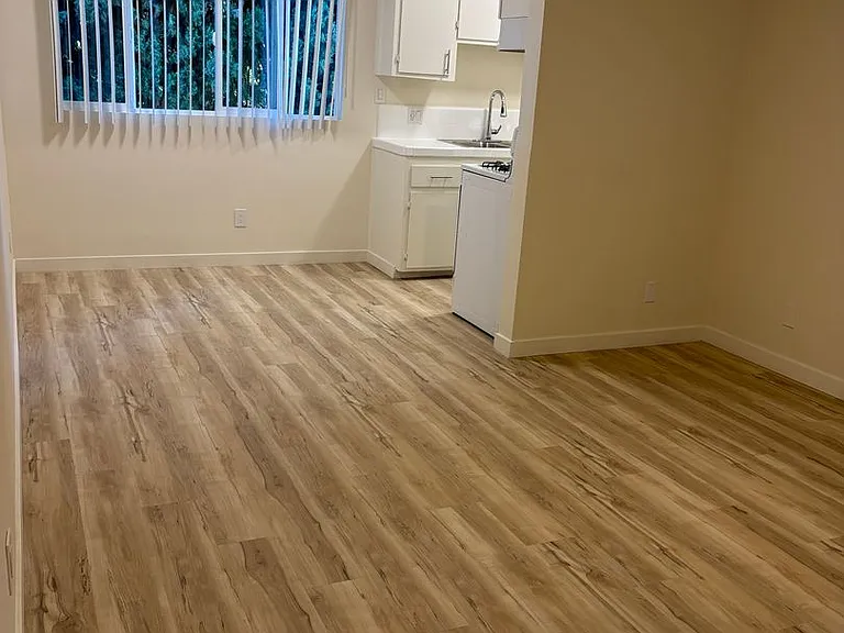 4112 Grand View Blvd — Photo 2