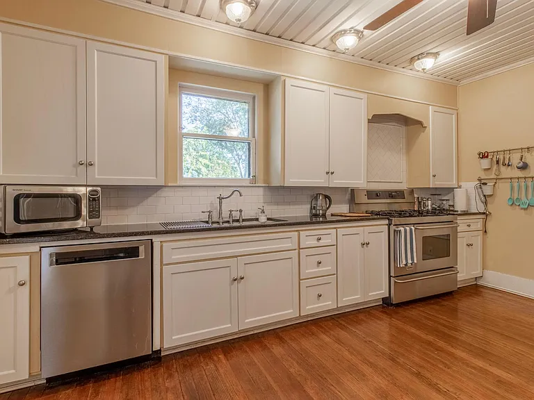 1503 S Elm St — Photo 19
