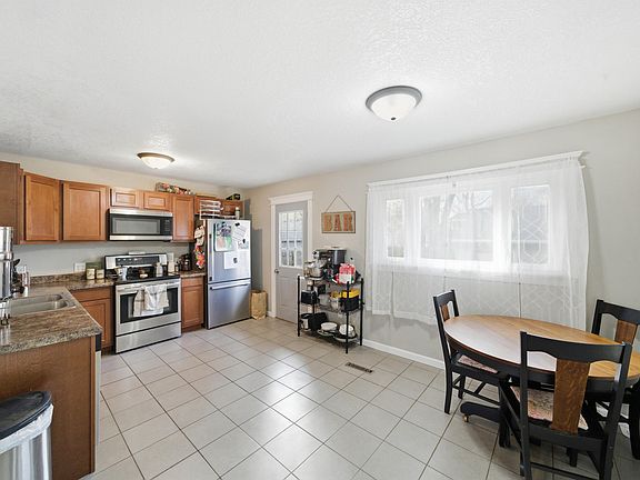 5th image of 506 7th Ave SE