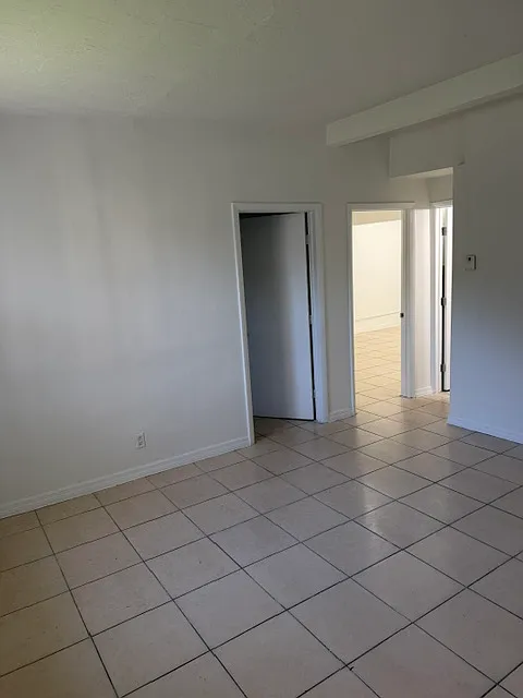 3 bed, 1188 sqft, $2,500 — Photo 3