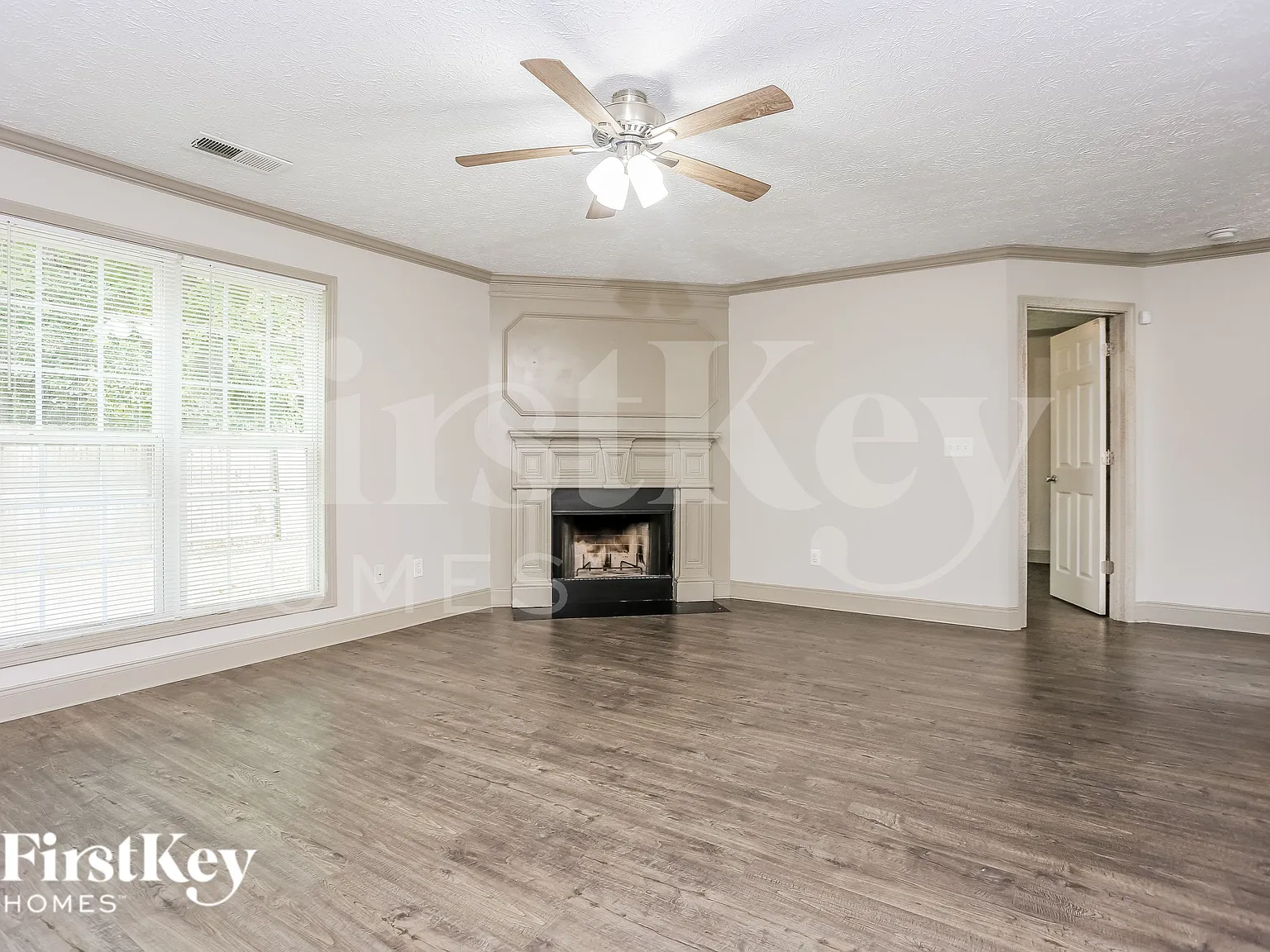 5 bed, 3.0 bath, 3070 sqft, $2,850 — Photo 2