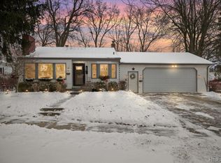 365 S Ascot Ave, Waterford, MI 48328