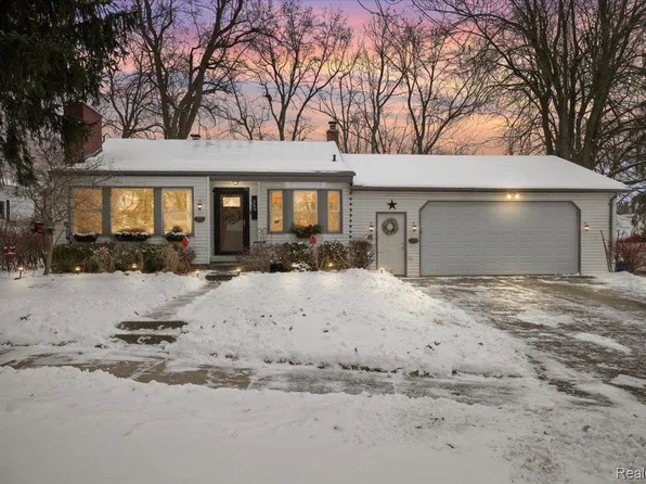 365 S Ascot Ave, Waterford, MI 48328