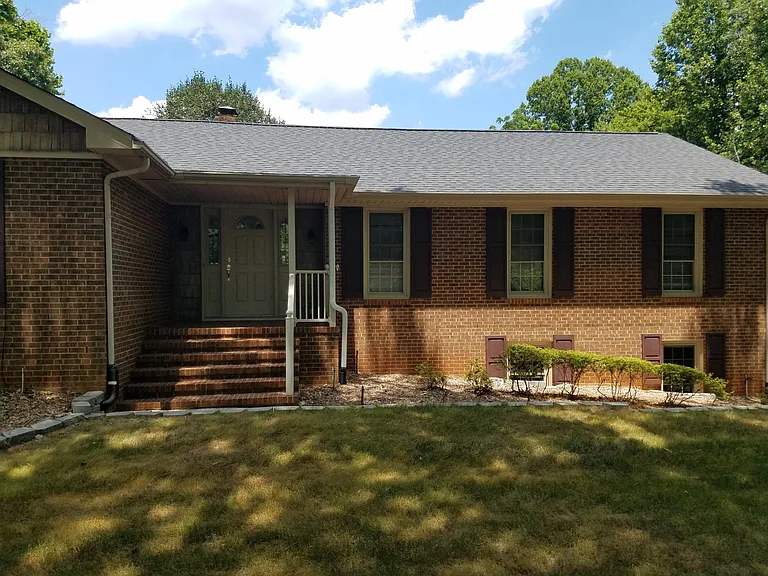 7604 Wallingford Rd — Photo 3