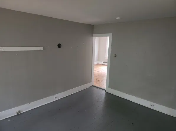 28 Gaylord St, Amherst, MA 01002