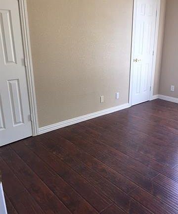 3rd image of 305 E Walters St