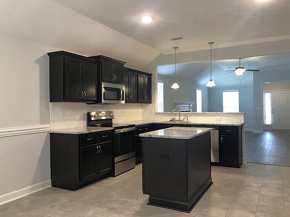 5th image of 1112 Thurloe Dr