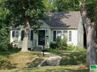 3258 Douglas St, Sioux City, IA 51104