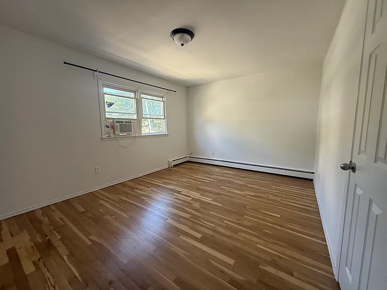 1 Oak Ave #2 — Photo 11
