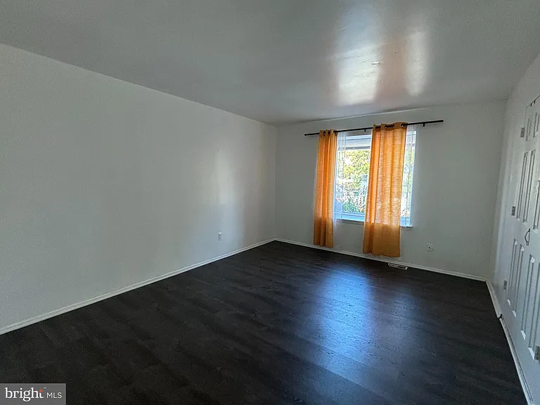 2404 Bayberry Ct — Photo 14