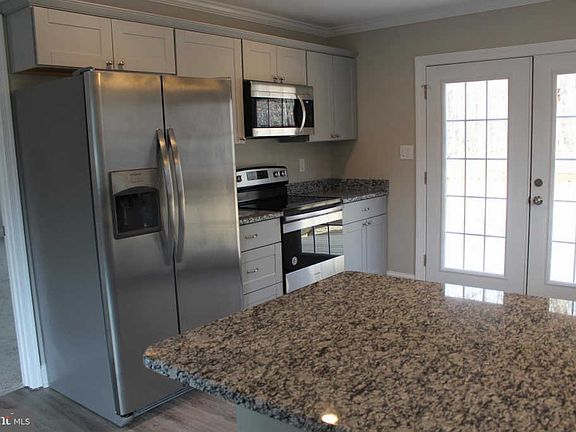 3rd image of 305 Brownsville Rd