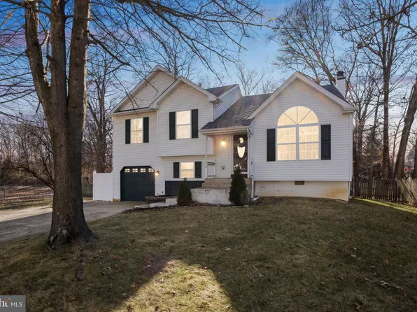 310 Copperfield Dr, Williamstown, NJ 08094