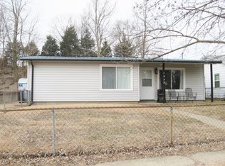 1325 Fenley St, Pekin, IL