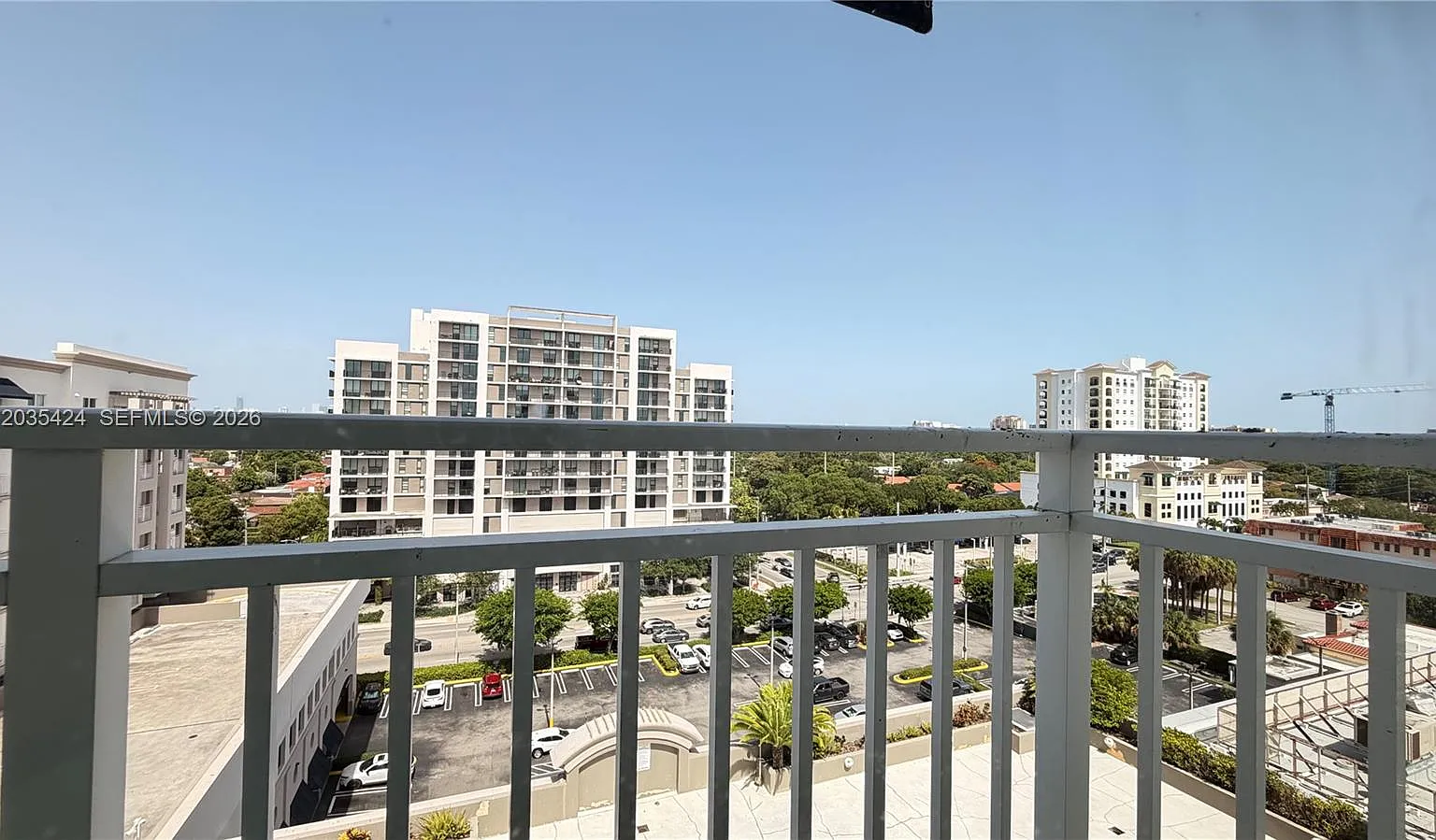 Douglas Grand Condo — Photo 2