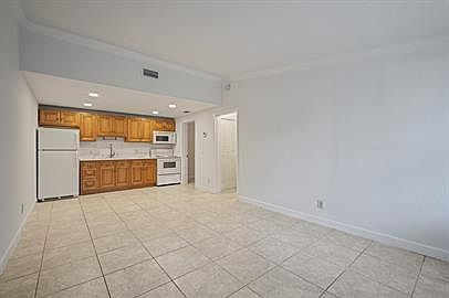 5th image of 7220 Southgate Blvd #C