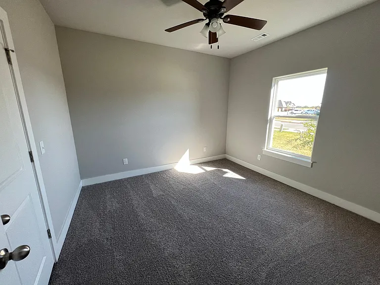 1052 Morra Ave — Photo 17