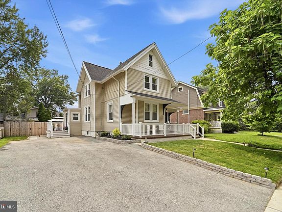 2nd image of 135 Rutledge Ave