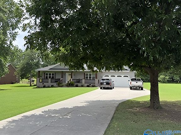 4th image of 2265 Oak Dr