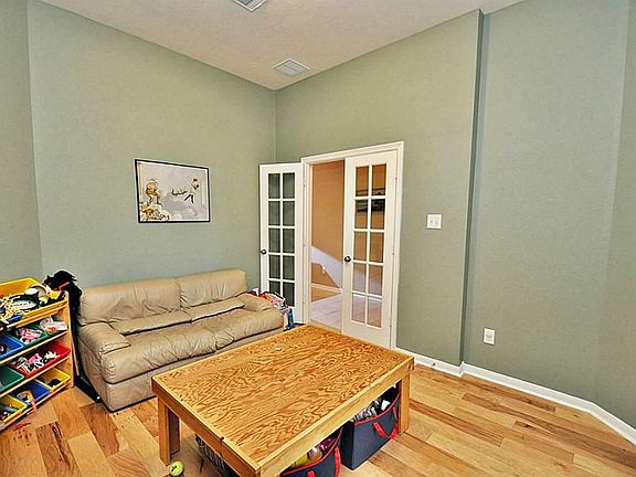 5th image of 21335 Pennshore Ln