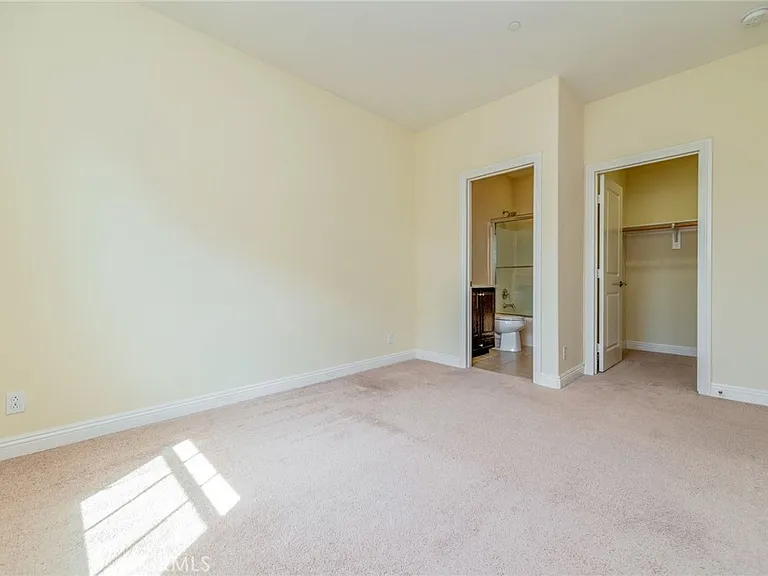 219 Wicker — Photo 17