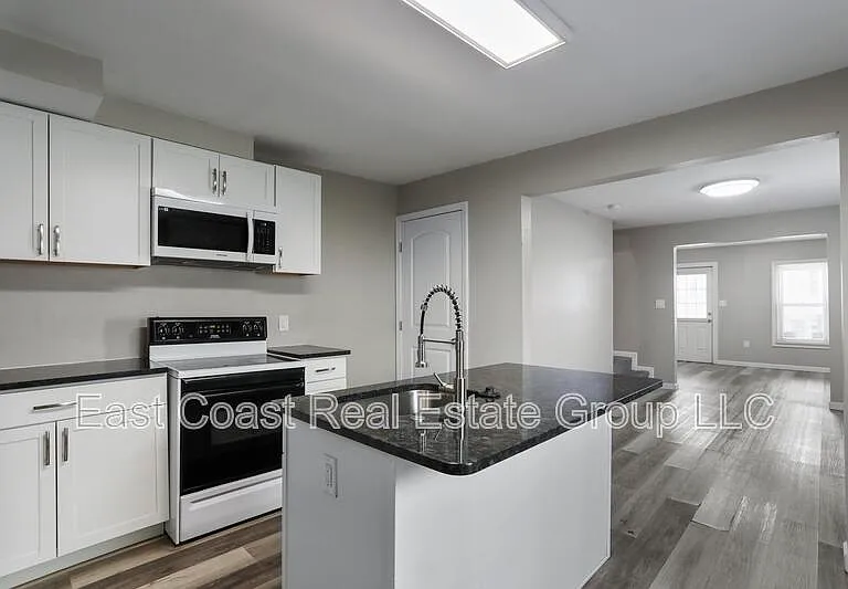 812 Dale St — Photo 8