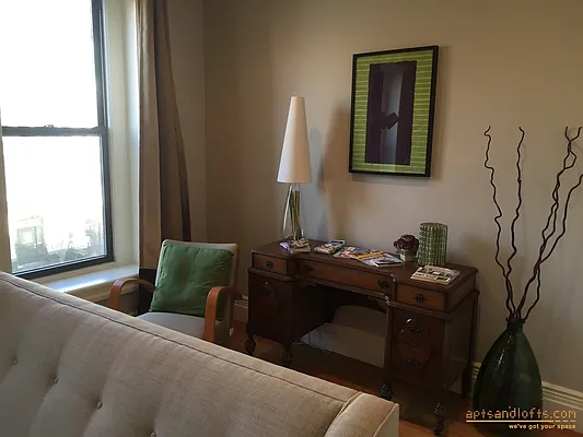 Rented by aptsandlofts.com | media 15