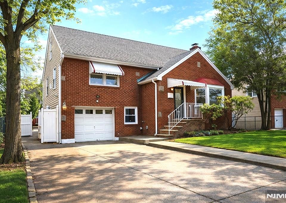 1st image of 86 Howland Avenue