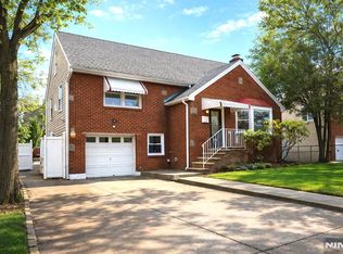 86 Howland Ave, Teaneck, NJ