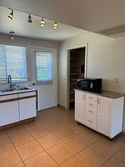 437 S Paseo Madera #B — Photo 7