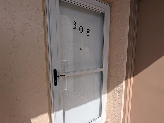 2nd image of 1024 SE 5TH Avenue #308