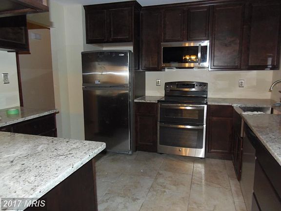 5th image of 689 Folin Ct